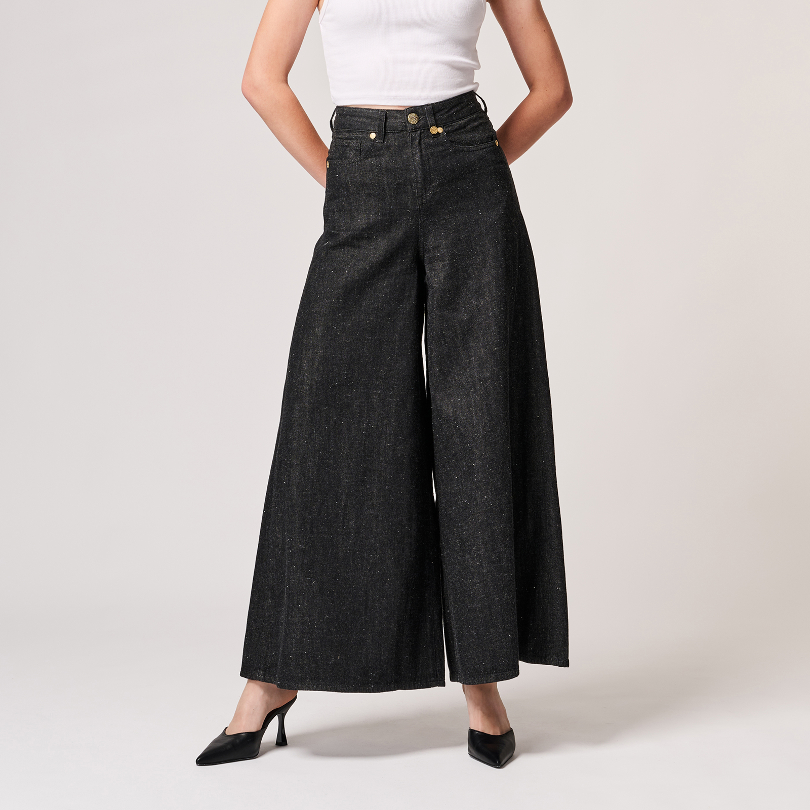 DIANA (Mantegna Black)