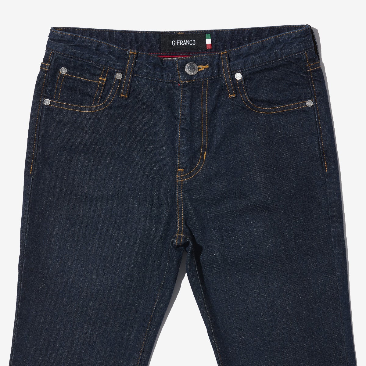 G-FRANCOのレディースジーンズ、SLIM TAPERED（スリムテーパード）Indigo（インディゴ）の正面からのアップ