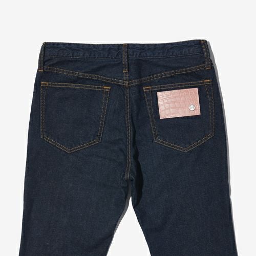G-FRANCOのレディースジーンズ、SLIM TAPERED（スリムテーパード）Indigo（インディゴ）の背面からのアップ