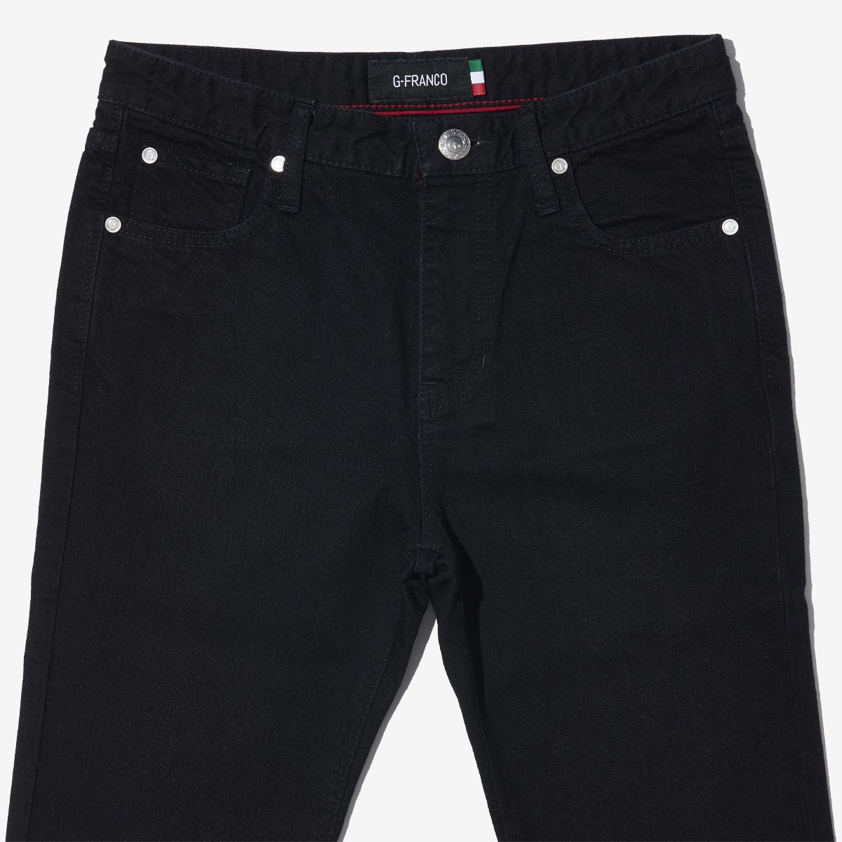 G-FRANCOのレディースジーンズ、SLIM TAPERED（スリムテーパード）Black（ブラック）の正面からのアップ