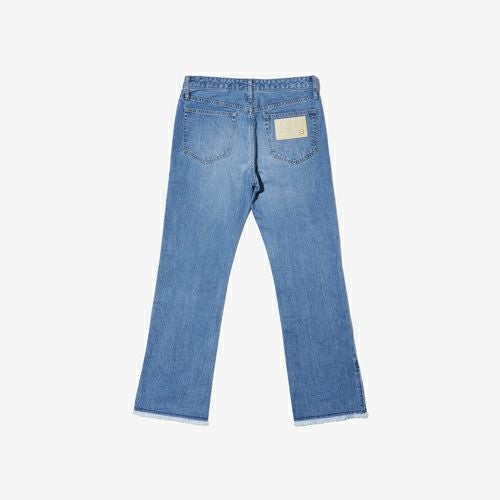 G-FRANCOのレディースジーンズ、STRAIGHT SLIT（ストレートスリット）Light Blue（ライトブルー）の背面からの全体図