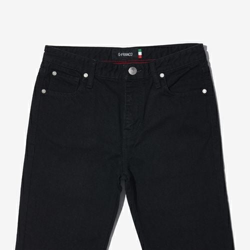 G-FRANCOのレディースジーンズ、STRAIGHT SLIT（ストレートスリット）Black（ブラック）の正面からのアップ