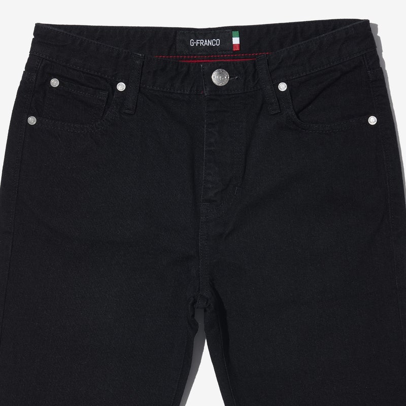 G-FRANCOのレディースジーンズ、STRAIGHT SLIT（ストレートスリット）Black（ブラック）の正面からのアップ