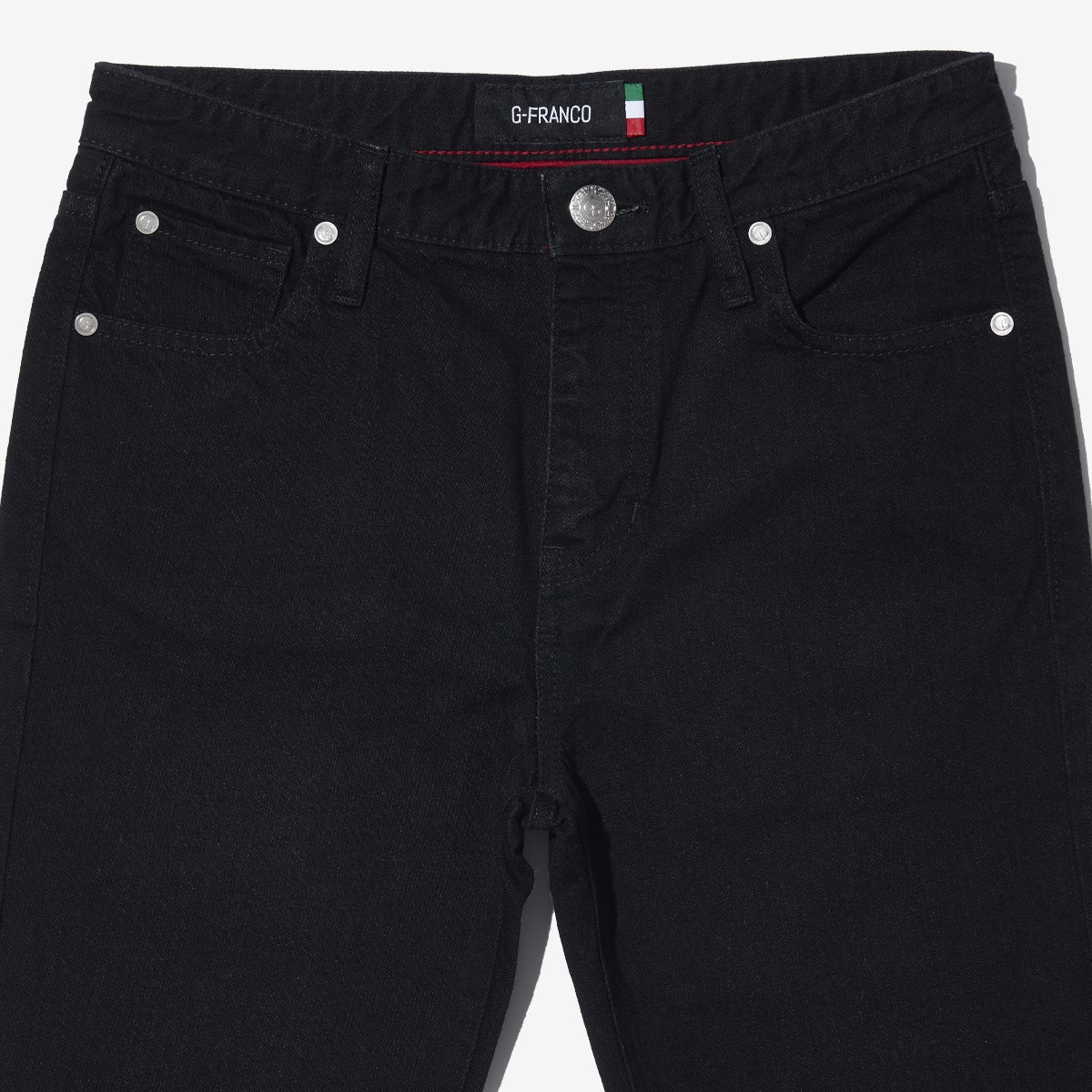 G-FRANCOのレディースジーンズ、STRAIGHT SLIT（ストレートスリット）Black（ブラック）の正面からのアップ