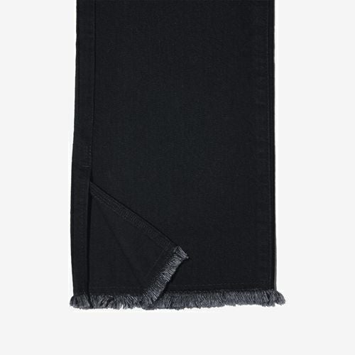 G-FRANCOのレディースジーンズ、STRAIGHT SLIT（ストレートスリット）Black（ブラック）の裾