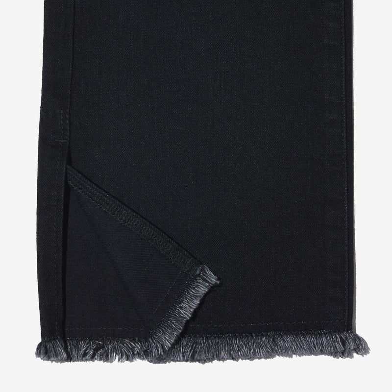 G-FRANCOのレディースジーンズ、STRAIGHT SLIT（ストレートスリット）Black（ブラック）の裾