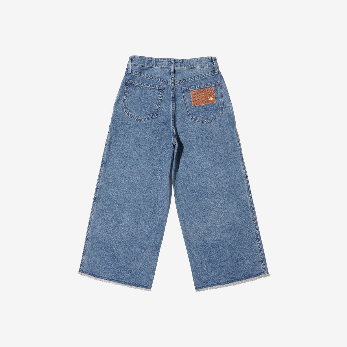 G-FRANCOのレディースジーンズ、WIDE FIT（ワイドフィット）Light Blue（ライトブルー）の背面からの全体図