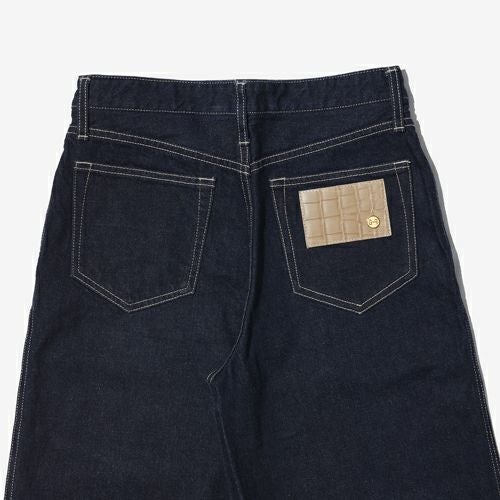 G-FRANCOのレディースジーンズ、WIDE FIT（ワイドフィット）Indigo（インディゴ）の背面からのアップ