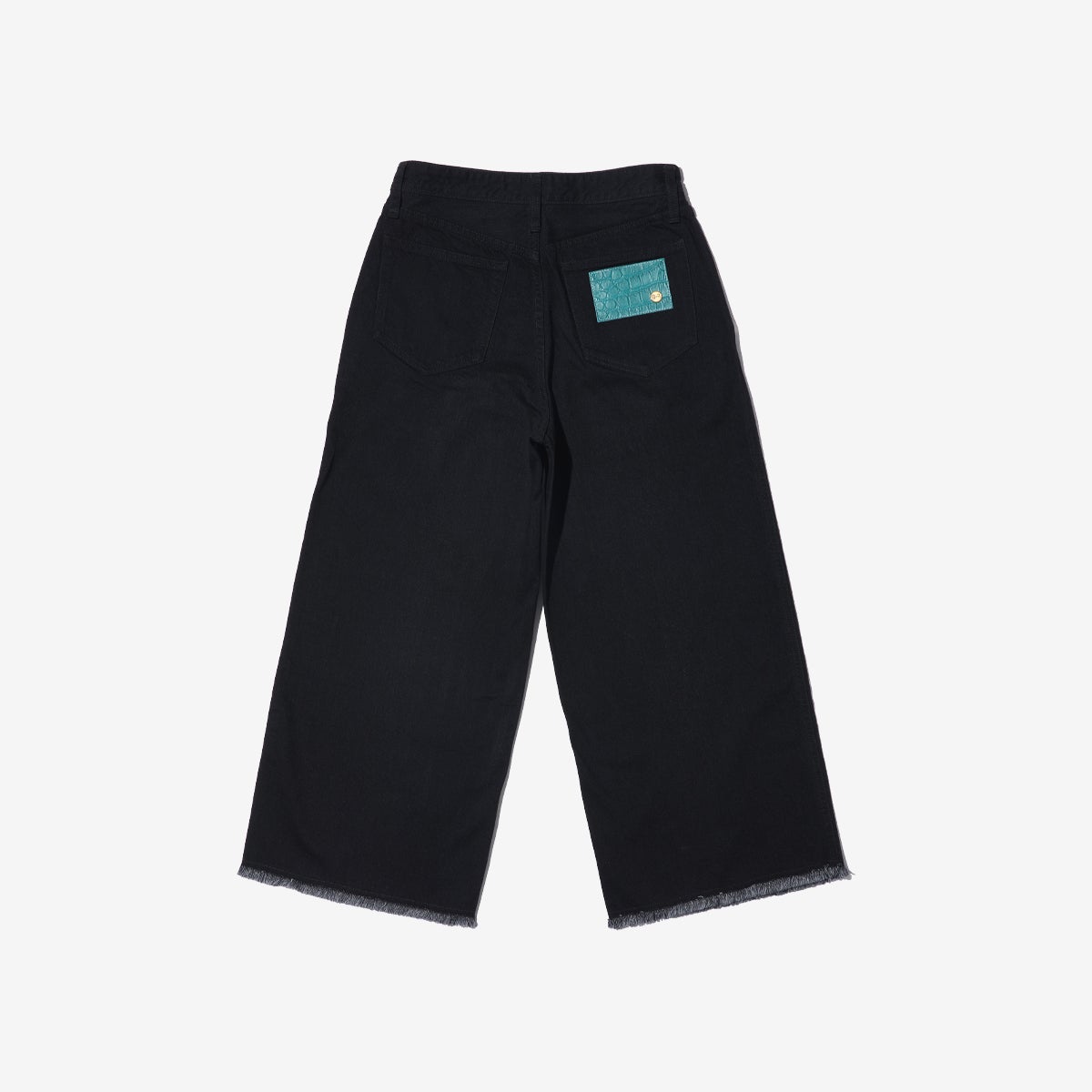 G-FRANCOのレディースジーンズ、WIDE FIT（ワイドフィット）Black（ブラック）の背面からの全体図