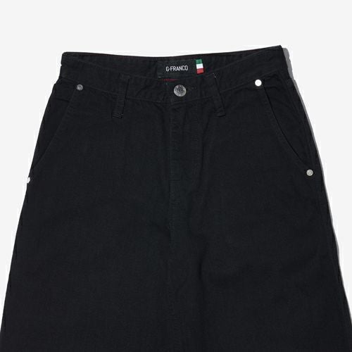 G-FRANCOのレディースジーンズ、WIDE FIT（ワイドフィット）Black（ブラック）の正面からのアップ
