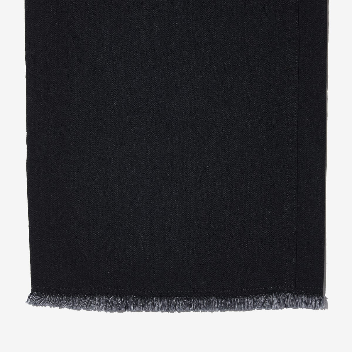 G-FRANCOのレディースジーンズ、WIDE FIT（ワイドフィット）Black（ブラック）の裾