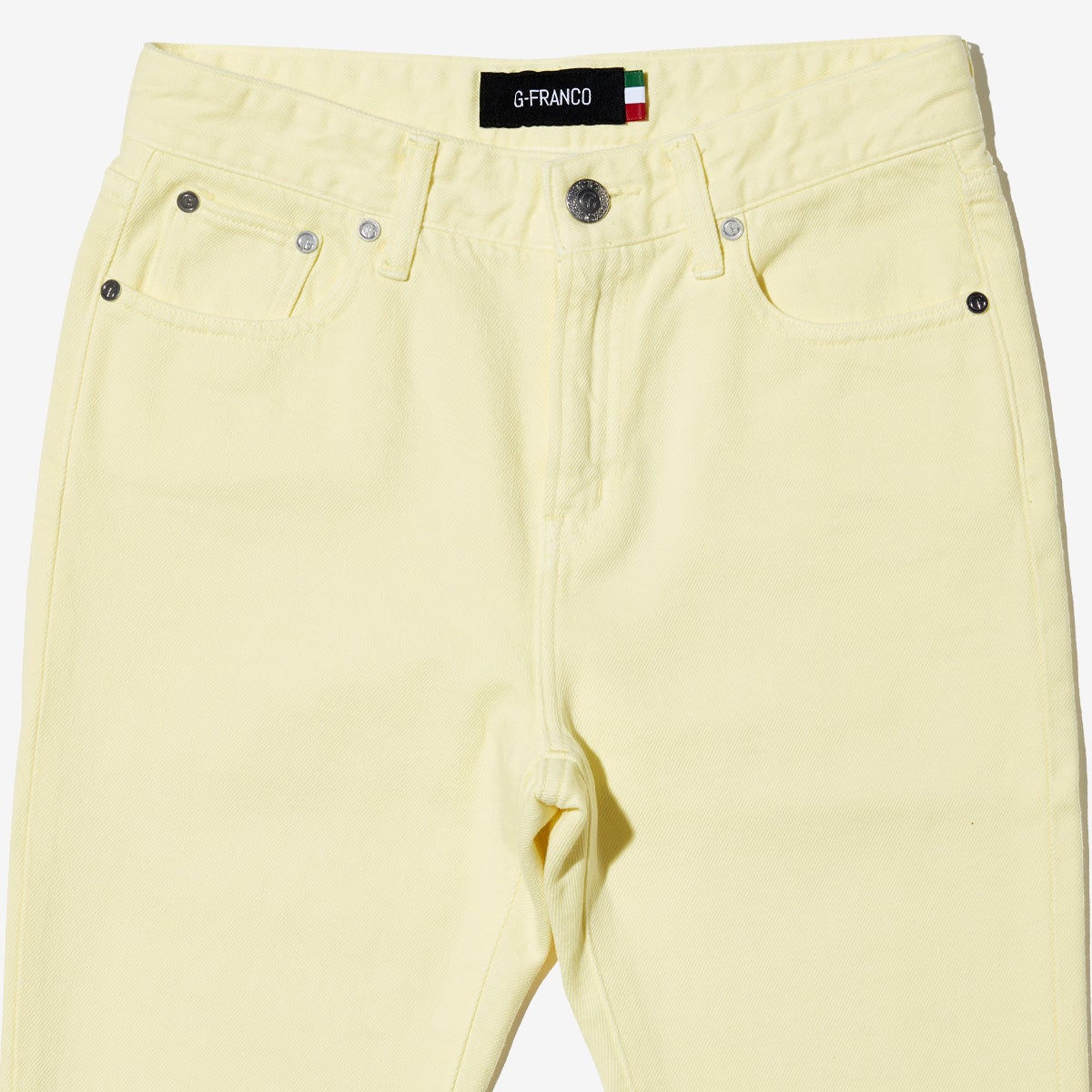 G-FRANCOのレディースジーンズ、COLOR DENIM（カラーデニム）Yellow（イエロー）の正面からのアップ