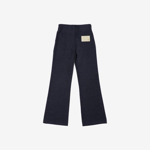 G-FRANCOのレディースジーンズ、HIGH WEST FLARE（ハイウェストフレア）Indigo（インディゴ）の背面からの全体図