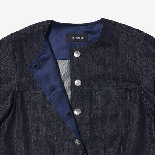 G-FRANCOのレディースデニムジャケット、COLLARLESS SILK JACKET（カラーレスシルクジャケット）Indigo（インディゴ）のボタン周り