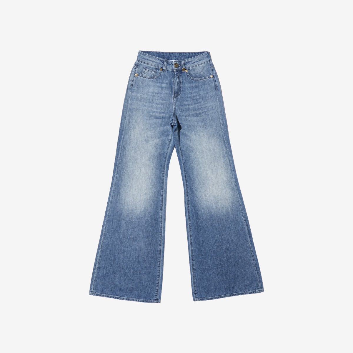 G-FRANCOのレディースジーンズ、VESTA（ヴェスタ）Light Blue（ライトブルー）の正面からの全体図
