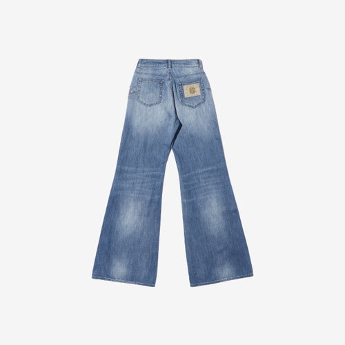 G-FRANCOのレディースジーンズ、VESTA EMB.（ヴェスタ）Light Blue（ライトブルー）の背面からの全体図