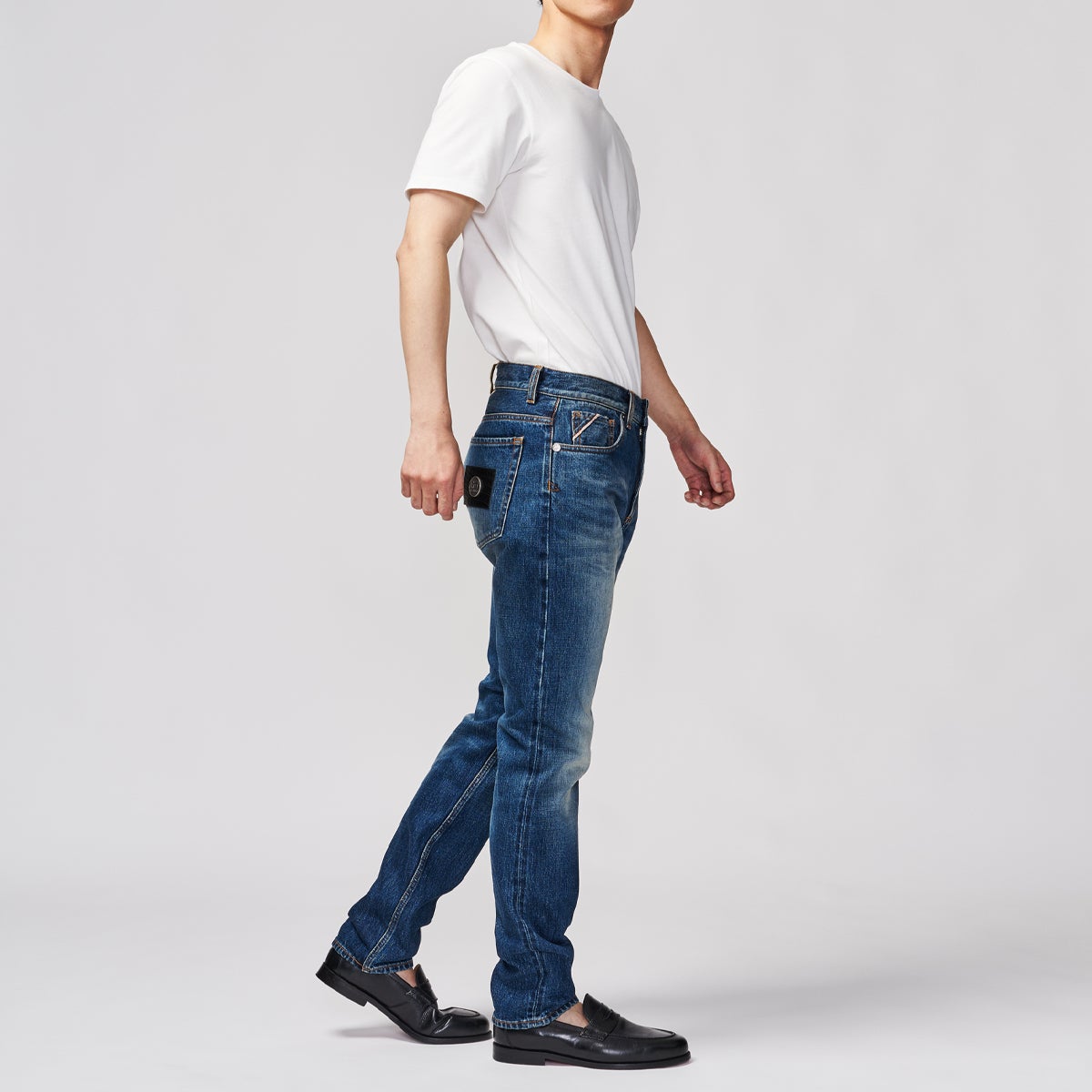 G-FRANCOのメンズジーンズ、GIOVE（ジョーべ）Capri Blue（カプリブルー）の背面からのアップ