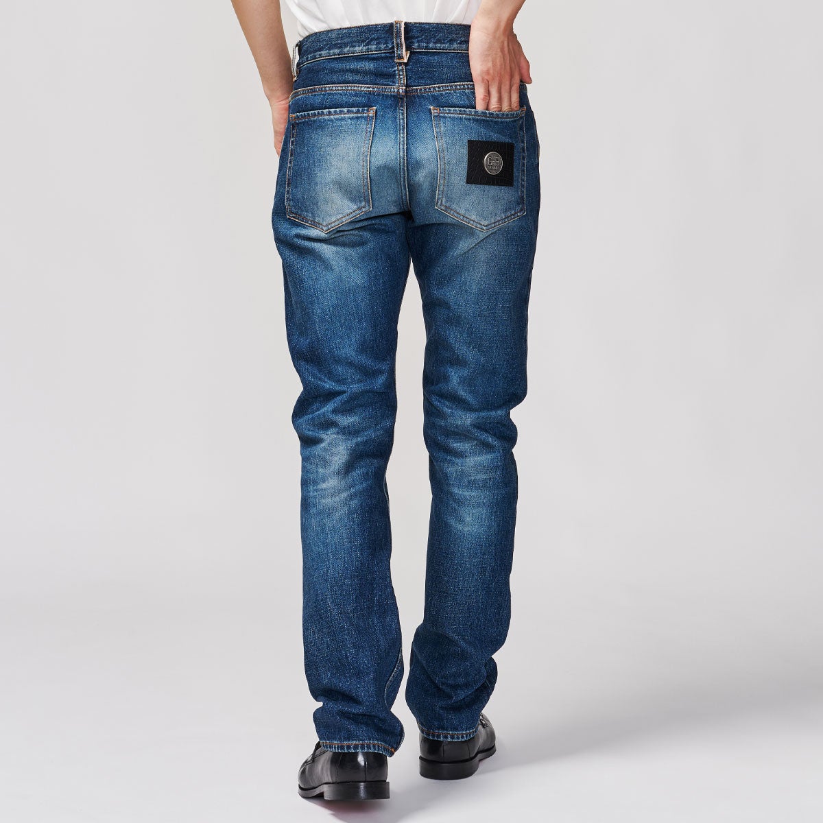 G-FRANCOのメンズジーンズ、GIOVE（ジョーべ）Capri Blue（カプリブルー）の裾