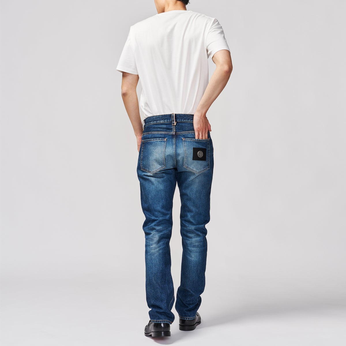 G-FRANCOのメンズジーンズ、GIOVE（ジョーべ）Capri Blue（カプリブルー）のベルト周り