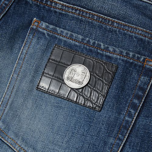 G-FRANCOのメンズジーンズ、GIOVE（ジョーべ）Capri Blue（カプリブルー）の革タグ
