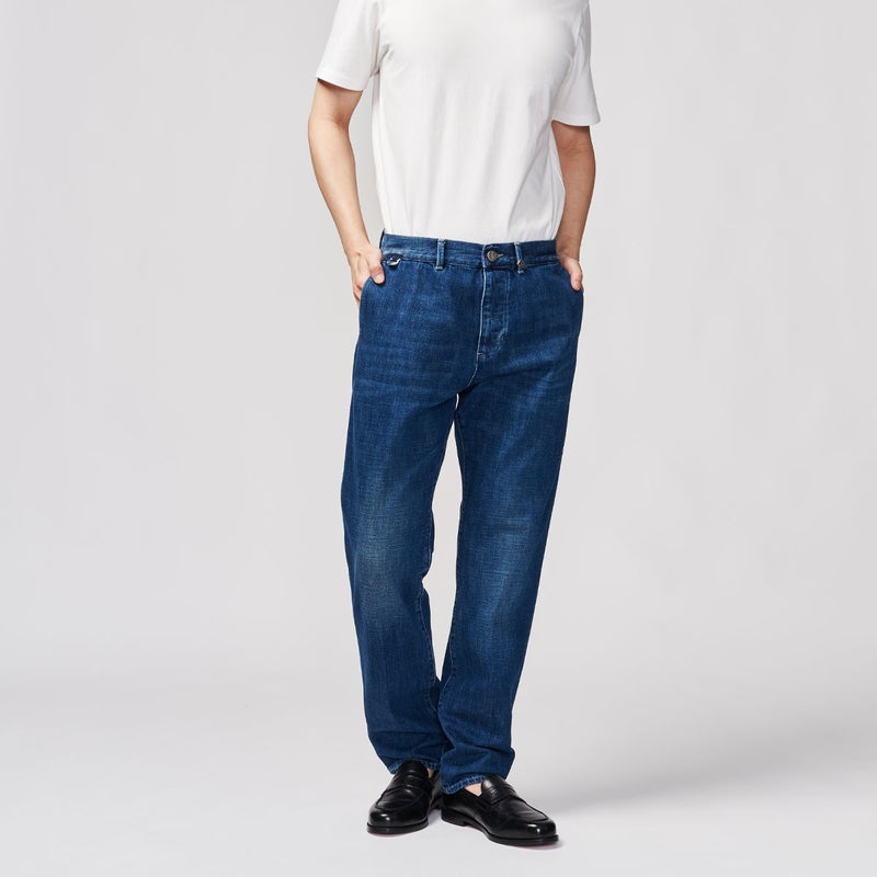 G-FRANCOのメンズジーンズ、MARTE（マルテ）Panarea Blue（パナレアブルー）の背面からの全体図