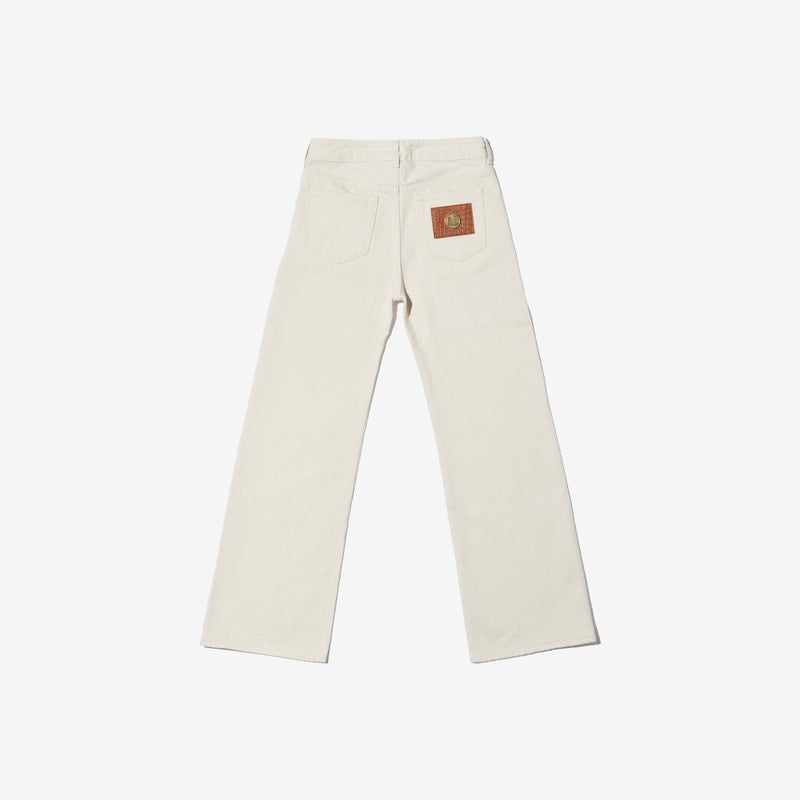 G-FRANCOのレディースジーンズ、ATHENA（アテナ）Beige（ベージュ）の背面からの全体図