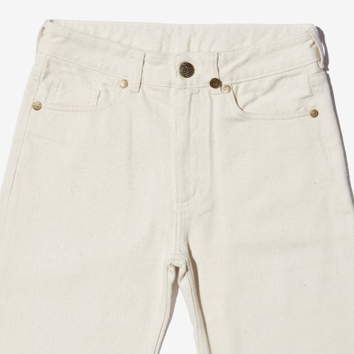 G-FRANCOのレディースジーンズ、ATHENA（アテナ）Beige（ベージュ）の正面からのアップ