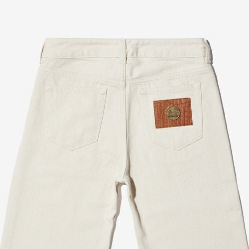 G-FRANCOのレディースジーンズ、ATHENA（アテナ）Beige（ベージュ）の背面からのアップ