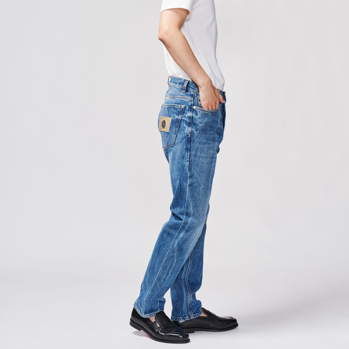 G-FRANCOのメンズジーンズ、BACCO(バッコ)のAlicante Blue（アリカンテブルー）の背面からのアップ