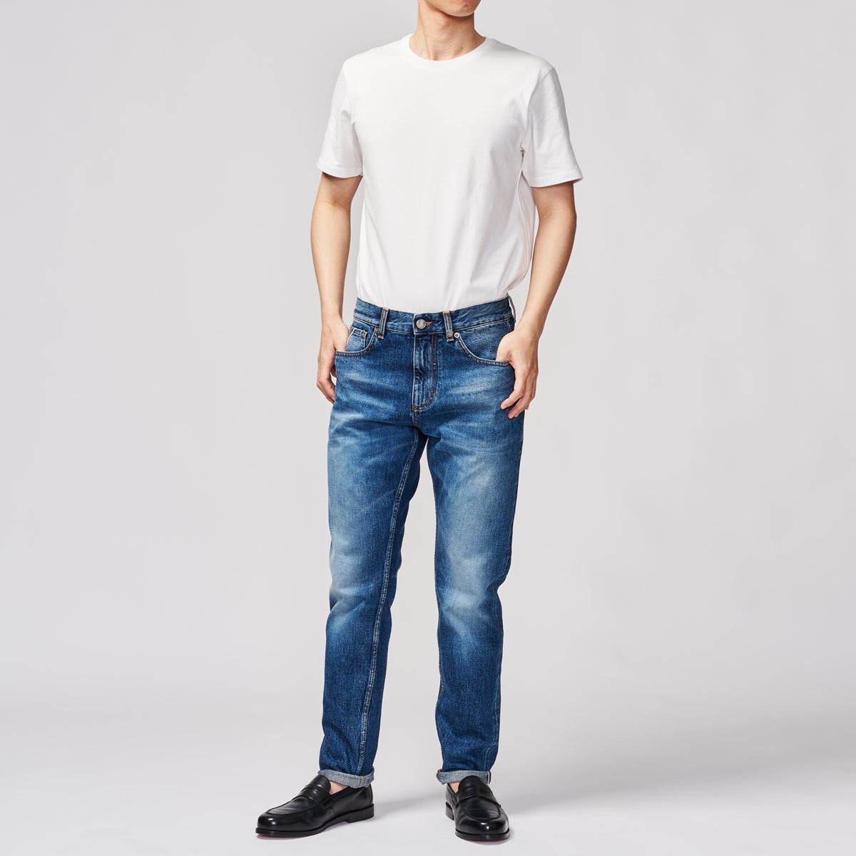G-FRANCOのメンズジーンズ、GIOVE(ジョーべ)のProcida Blue（プロシダブルー）の背面からの全体図