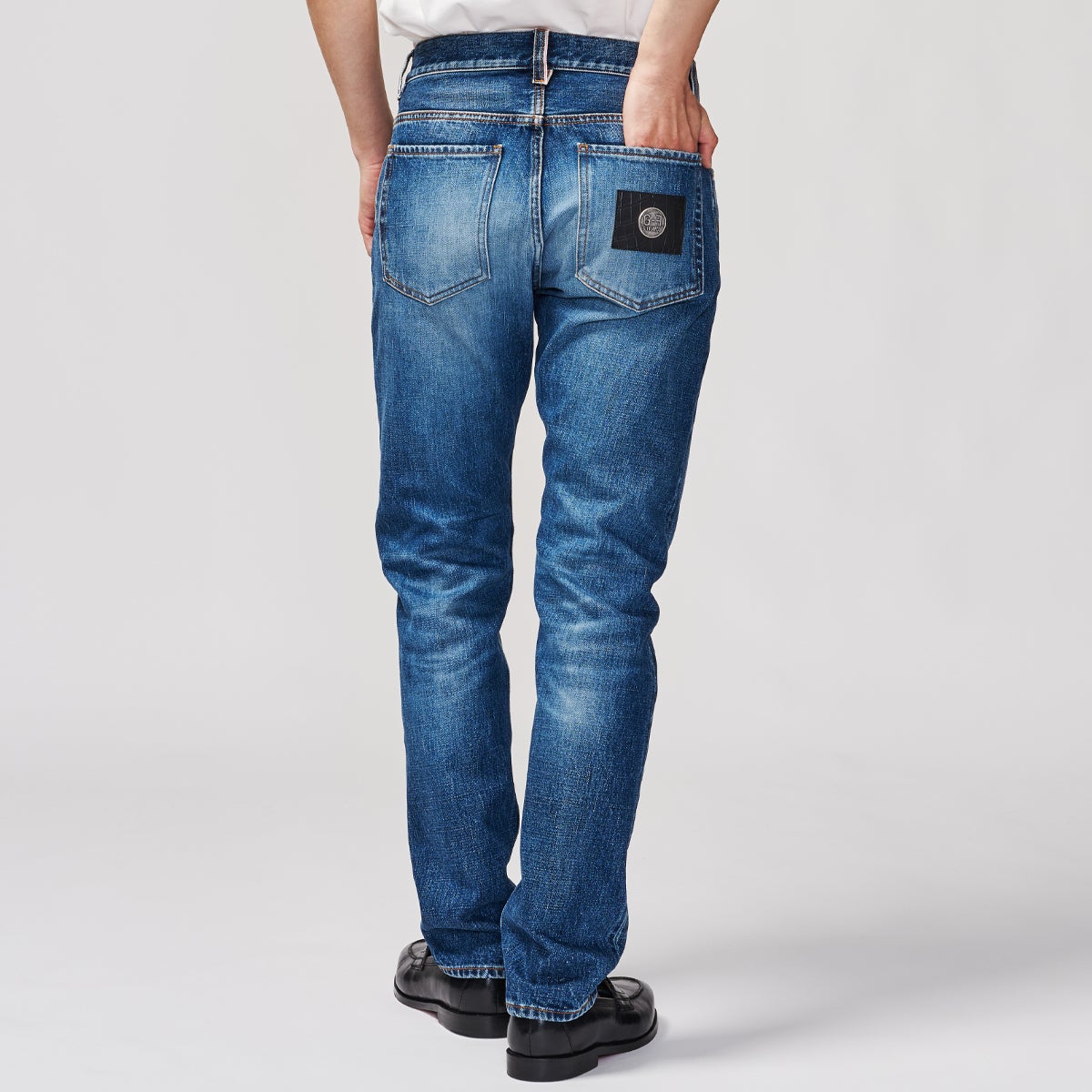 G-FRANCOのメンズジーンズ、GIOVE(ジョーべ)のProcida Blue（プロシダブルー）の裾