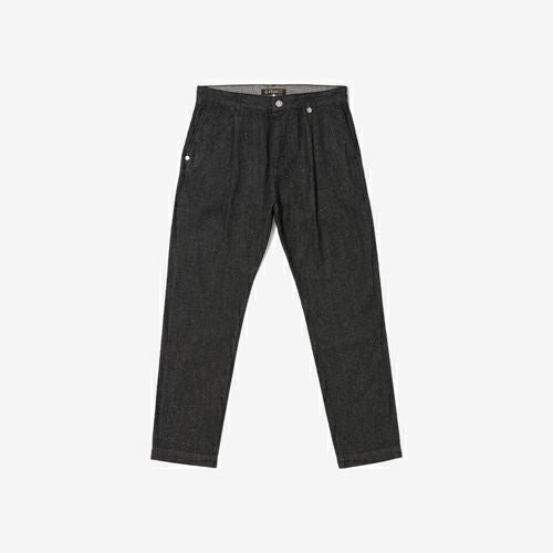 G-FRANCOのメンズチノパン、MERCURIO メルクリオの正面からの画像。