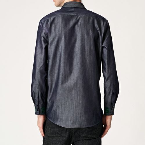 G-FRANCOのメンズデニムシャツ蚕糸（サンシ）の背面からの着画像