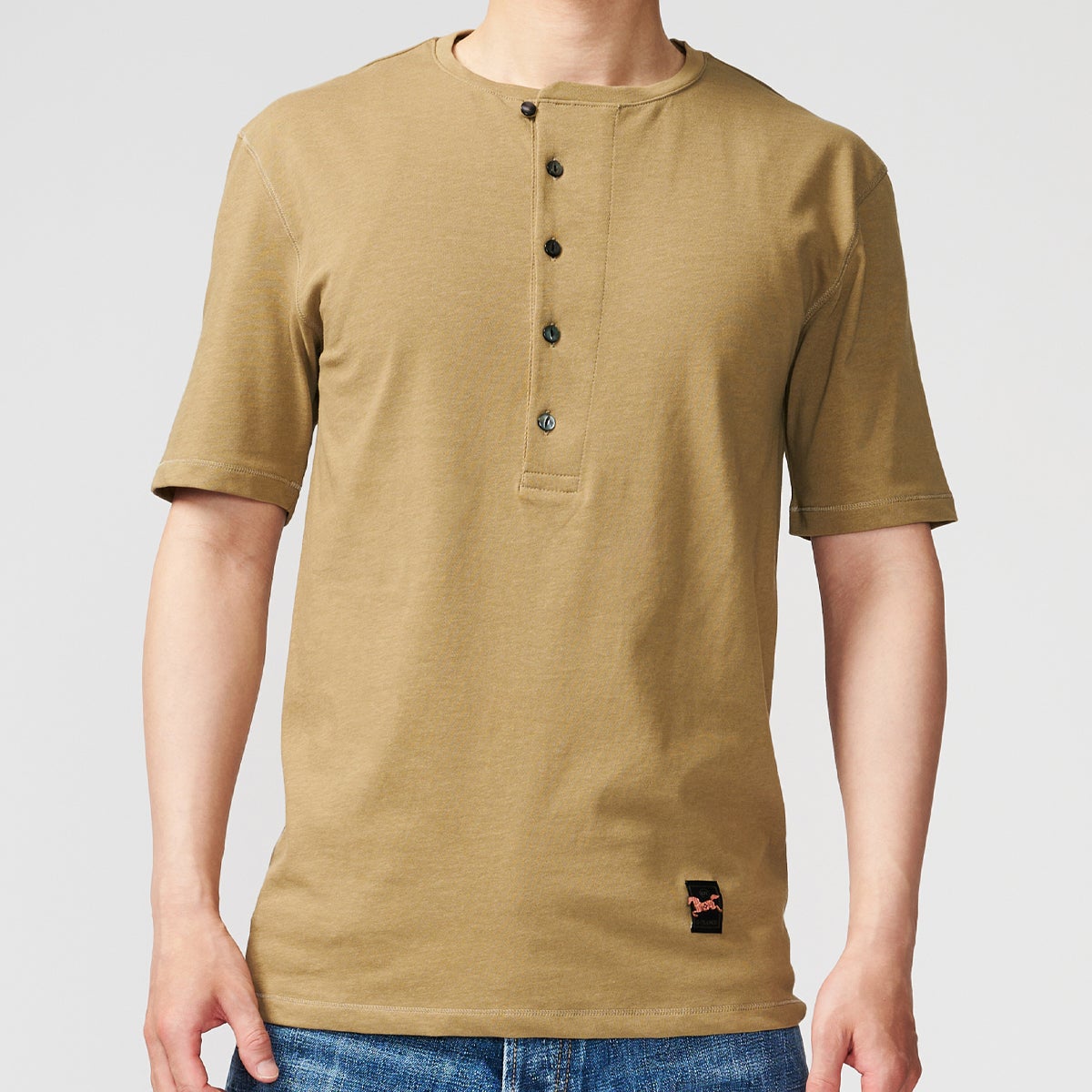 PREMIUM COTTON ASYMMETRY HENLEY TEE
